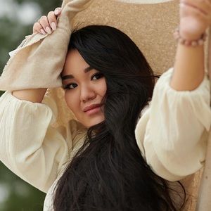 Meet your Posher, Leyla